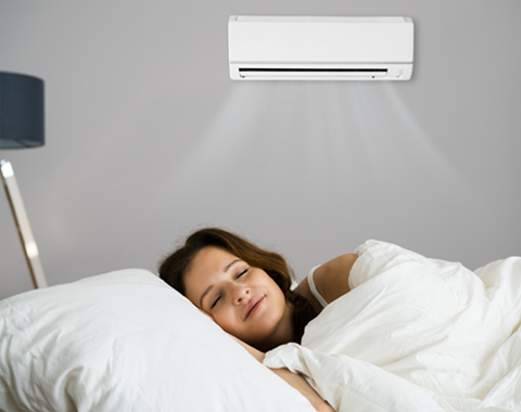 Πόσο μας επηρεάζει ο ύπνος με ανεμιστήρα ή air-condition το καλοκαίρι