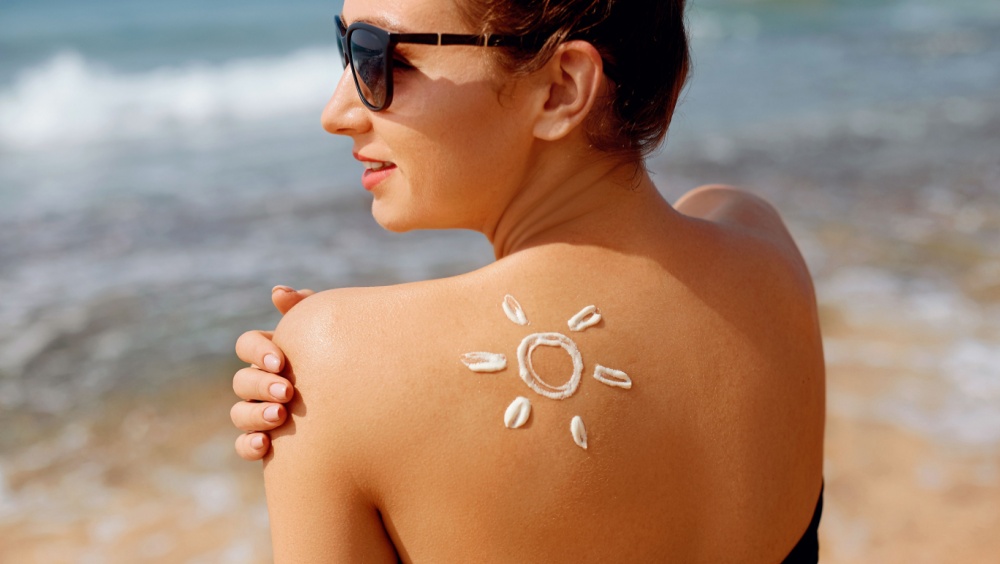 Φωτογήρανση: ο εχθρός της νεανικής όψης 